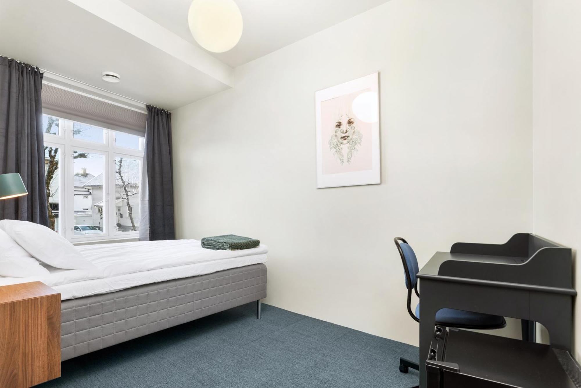 Central Guest House - Bedroom With Private Bathroom Stavanger Phòng bức ảnh