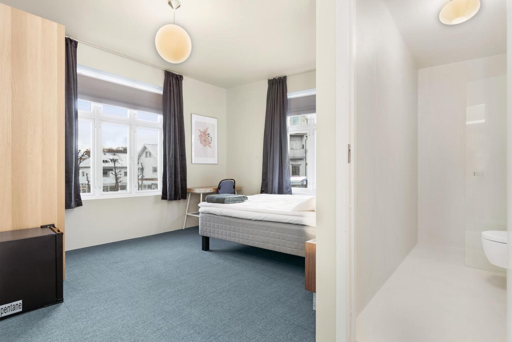 Central Guest House - Bedroom With Private Bathroom Stavanger Phòng bức ảnh